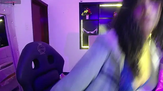 emiily smith1 online show from 10.02.25