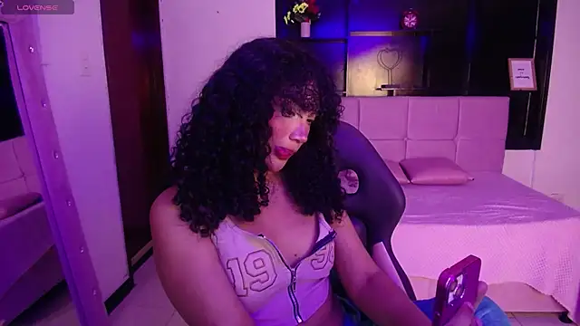 emiily smith1 online show from 10.05.25