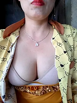 Snapshot of Nana-bar chatting on 04.06.26 Nana-bar online show from 04.06.26