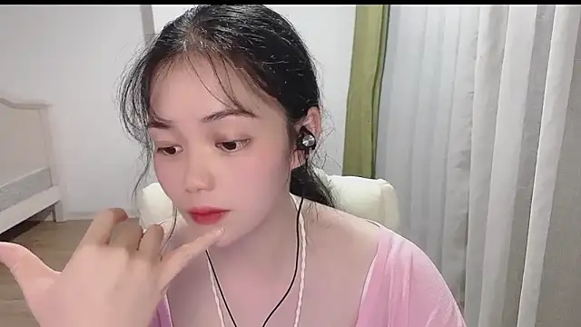 Snapshot of zora-168 chatting on 09.16.25 zora-168 online show from 09.16.25