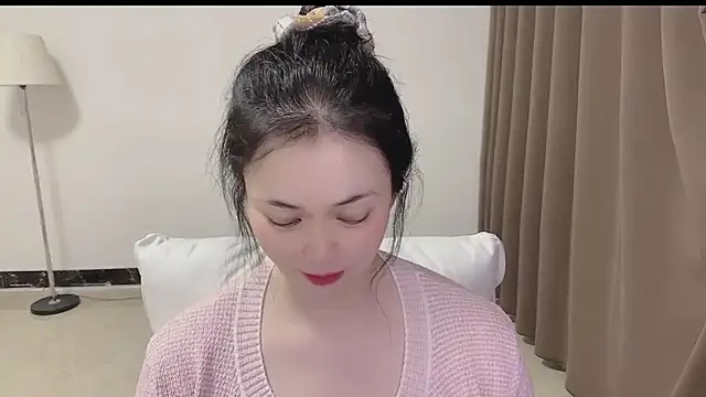 Snapshot of zora-168 chatting on 10.20.25 zora-168 online show from 10.20.25