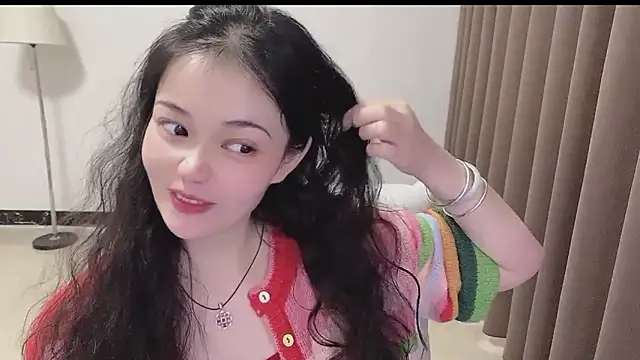 Snapshot of zora-168 chatting on 10.22.25 zora-168 online show from 10.22.25