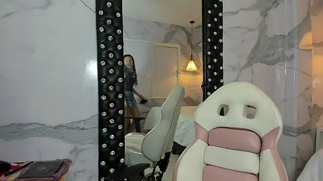 anna2809 online show from 10.18.25