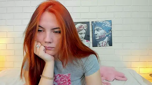 Snapshot of Gingerr_pie chatting on 10.20.25 Gingerr pie online show from 10.20.25