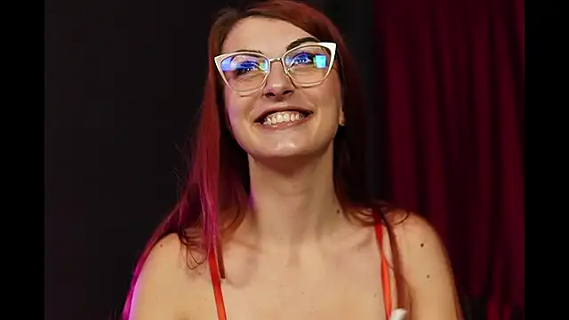 Snapshot of Tracyix chatting on 10.07.25 Tracyix online show from 10.07.25