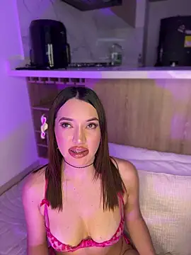 Bella-taylorr online show from 03.18.26