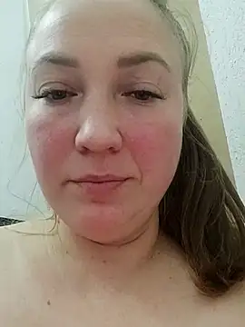 Kiss Eva online show from 10.24.25