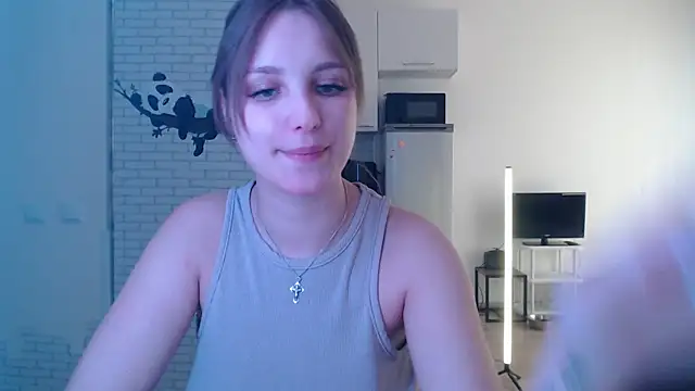 Snapshot of Leonaalove chatting on 04.01.26 Leonaalove online show from 04.01.26