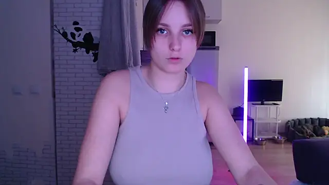 Snapshot of Leonaalove chatting on 04.01.26 Leonaalove online show from 04.01.26