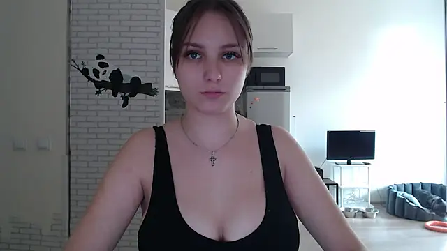 Snapshot of Leonaalove chatting on 04.04.26 Leonaalove online show from 04.04.26