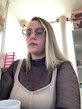 Snapshot of CurvyLust_x chatting on 02.17.26 CurvyLust x online show from 02.17.26