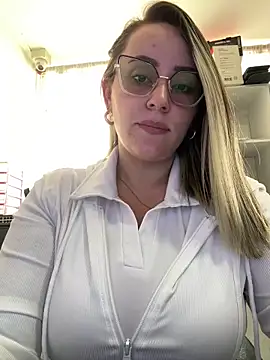 Snapshot of CurvyLust_x chatting on 03.23.26 CurvyLust x online show from 03.23.26