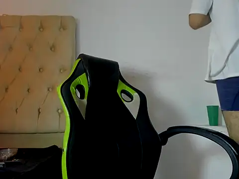 Snapshot of adri_sexboy229 chatting on 09.23.25 adri sexboy229 online show from 09.23.25