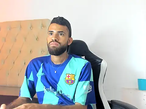 Snapshot of adri_sexboy229 chatting on 09.30.25 adri sexboy229 online show from 09.30.25