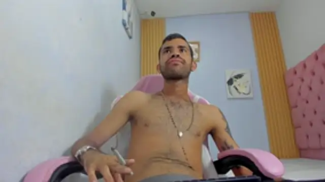 Snapshot of adri_sexboy229 chatting on 10.21.25 adri sexboy229 online show from 10.21.25