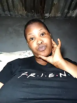 Snapshot of OCEANSQUITERXXX chatting on 09.27.25 OCEANSQUITERXXX online show from 09.27.25