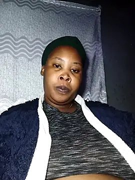 Snapshot of OCEANSQUITERXXX chatting on 10.23.25 OCEANSQUITERXXX online show from 10.23.25