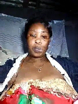 Snapshot of OCEANSQUITERXXX chatting on 10.24.25 OCEANSQUITERXXX online show from 10.24.25