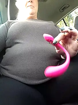 Snapshot of Trivia_magic chatting on 10.19.25 Trivia magic online show from 10.19.25