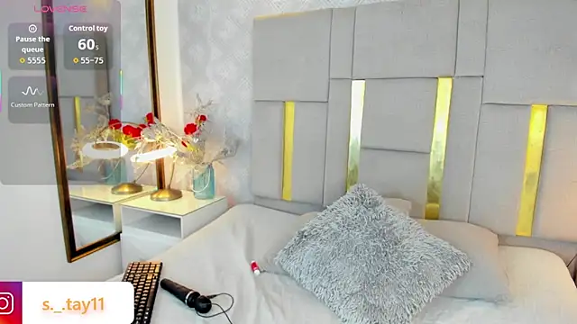 Snapshot of SASHASTRADA chatting on 10.25.25 SASHASTRADA online show from 10.25.25