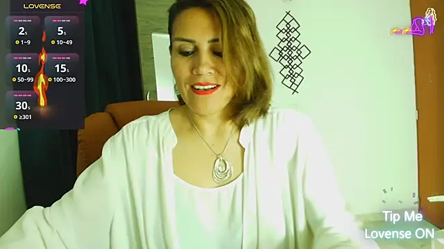 Snapshot of Marysexy73 chatting on 09.29.25 Marysexy73 online show from 09.29.25