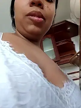 CloeeHills  online show from 10.03.25