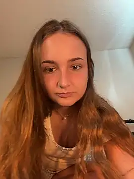 Snapshot of MadilynX777 chatting on 10.12.25 MadilynX777 online show from 10.12.25