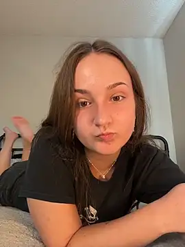 Snapshot of MadilynX777 chatting on 10.21.25 MadilynX777 online show from 10.21.25