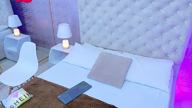 Samanta Isel online show from 02.20.26