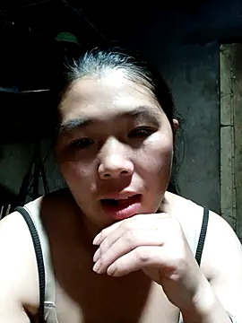 quynhkoolbae online show from 10.17.25