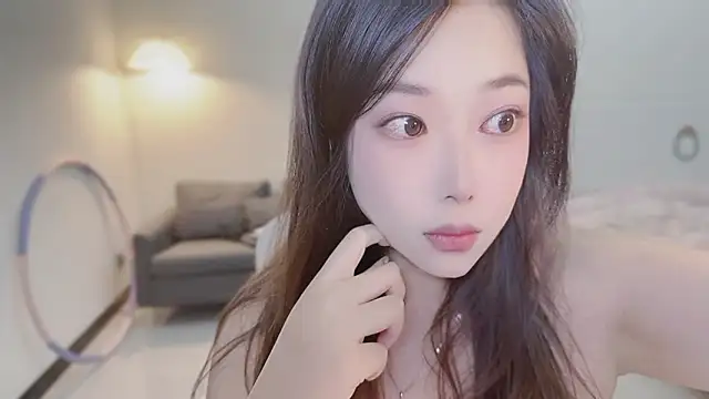 Maymay  online show from 09.25.25