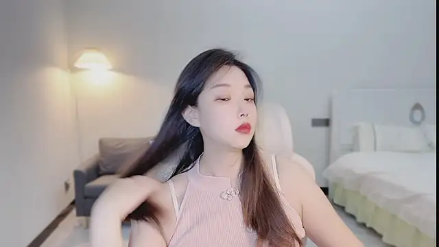 Maymay  online show from 10.14.25