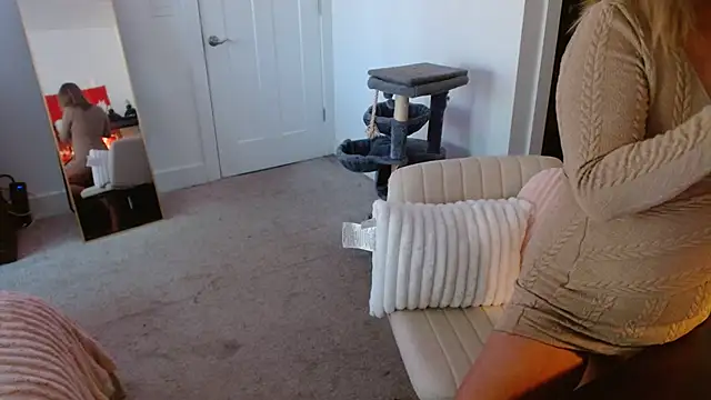 Milfy2017 online show from 10.17.25