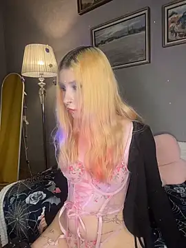 VelvetBlitz online show from 11.21.25