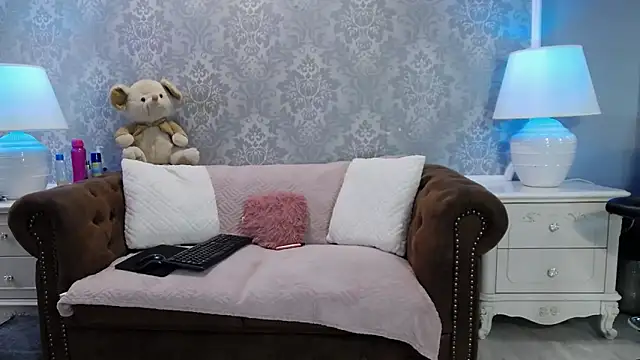 Ella Raven online show from 05.25.26
