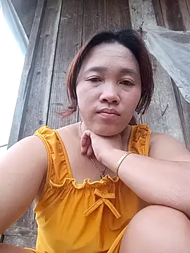 miumiu 00 online show from 10.31.25