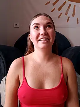 Snapshot of KisaVixen chatting on 09.26.25 KisaVixen online show from 09.26.25