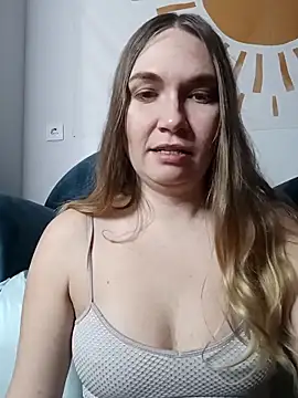 Snapshot of KisaVixen chatting on 01.18.26 KisaVixen online show from 01.18.26