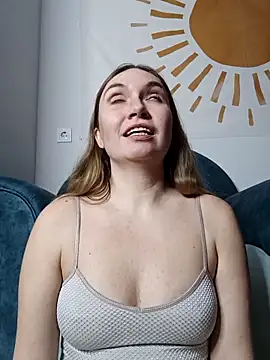 Snapshot of KisaVixen chatting on 02.05.26 KisaVixen online show from 02.05.26