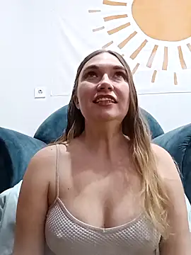 Snapshot of KisaVixen chatting on 02.10.26 KisaVixen online show from 02.10.26