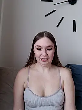 Snapshot of KisaVixen chatting on 02.21.26 KisaVixen online show from 02.21.26