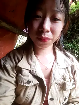 Snapshot of mayly_lucky chatting on 09.14.25 mayly lucky online show from 09.14.25