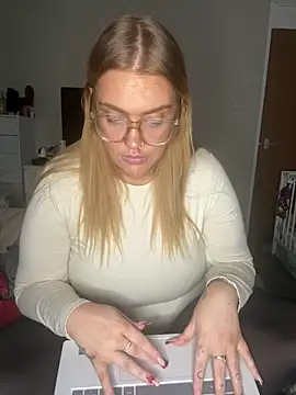 MysteriousMylaX online show from 12.17.25