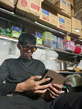 linh21107 online show from 11.05.25