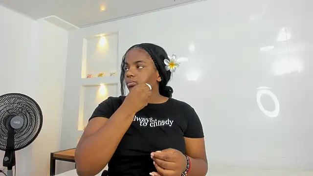 nahomye teylor online show from 10.15.25