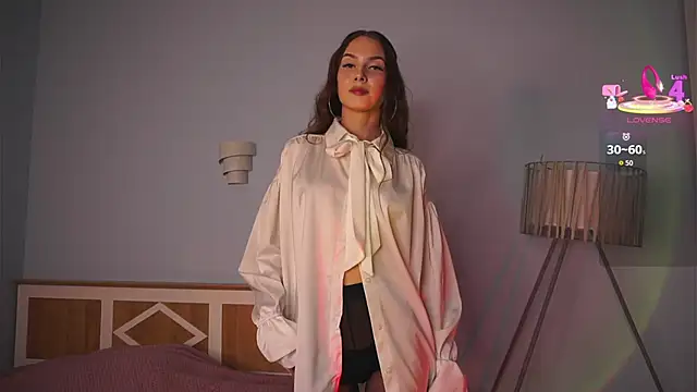 Snapshot of TariDehay chatting on 10.26.25 TariDehay online show from 10.26.25