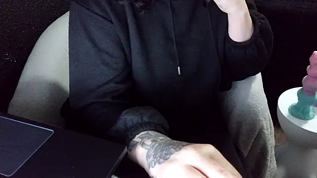 fetishslut4u online show from 10.17.25