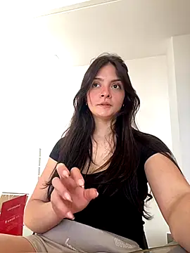 Danielaeliana online show from 09.26.25