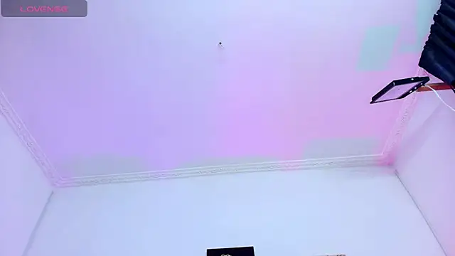 Maddy Esther online show from 10.27.25