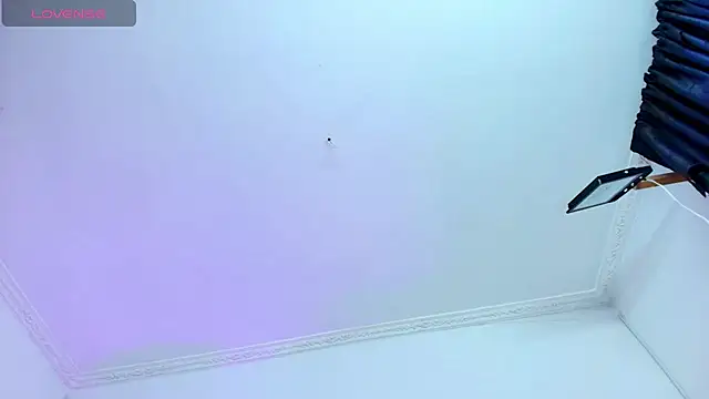 Maddy Esther online show from 10.29.25